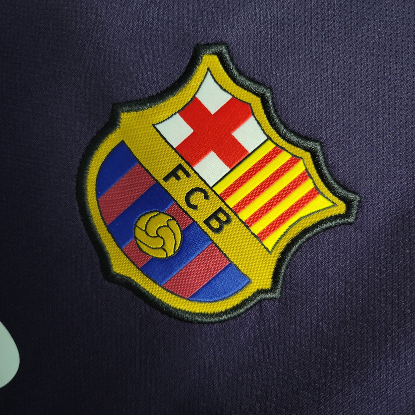 Retro 2016/17 FC Barcelona Away Shirt